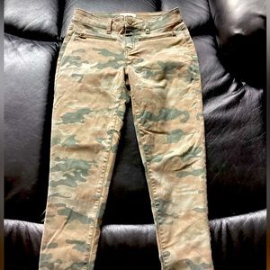 Camouflage Skinny Jeans | Camo | Size 9 (Juniors) | Jeggings